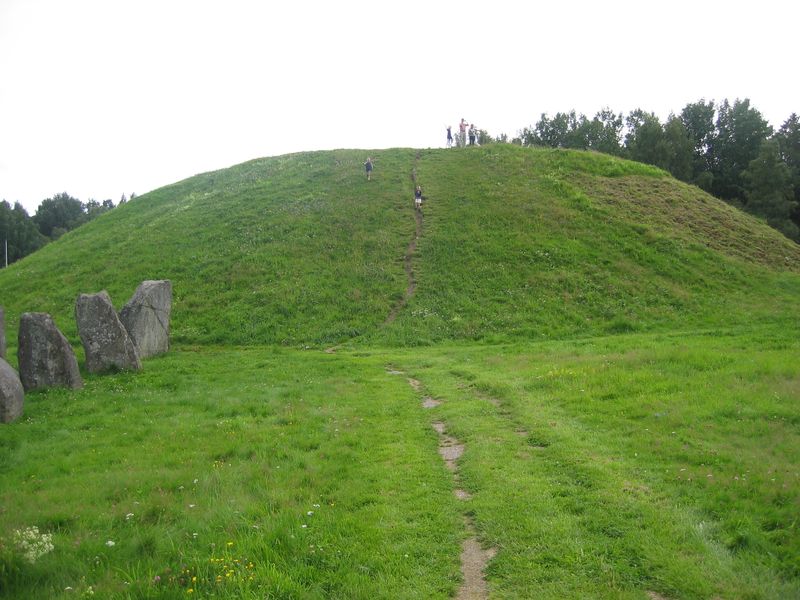 Fil:Anundshög 04.jpg