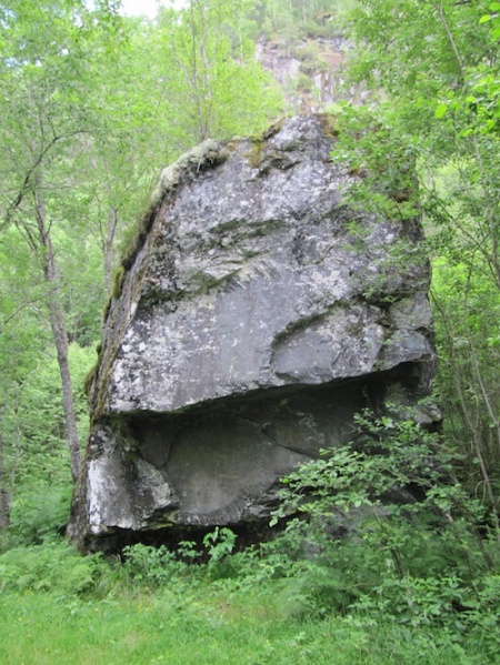 Fil:Sledasteinen 1.jpg