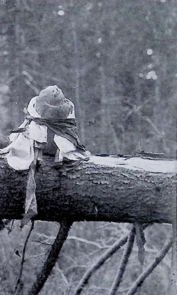 Fil:Husgud av sten.jpg