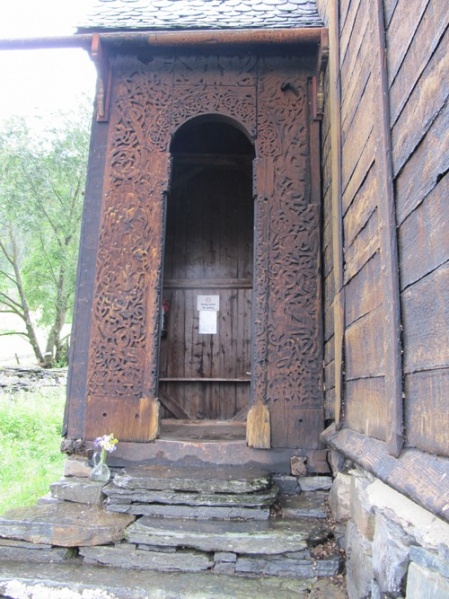Fil:Lomen stavkirke 4.jpg