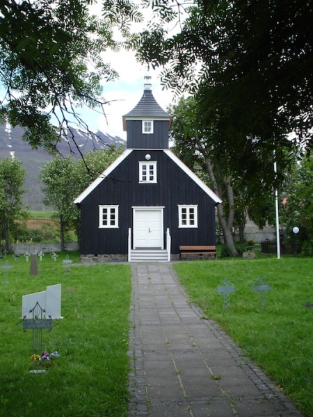 Fil:Munkaþverá kirkja í Eyjafjarðarsveit.jpg