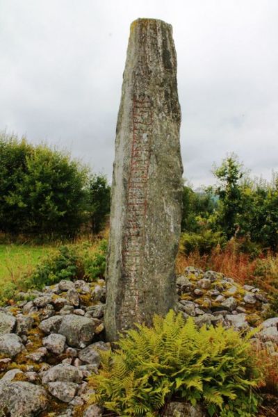 Fil:Runesten Härna.jpg