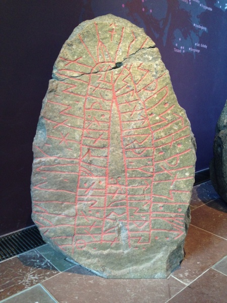 Fil:Egå-stenen (Nationalmuseet i København).jpg
