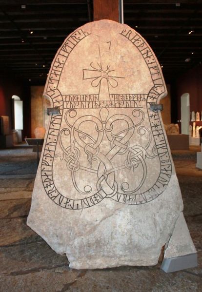 Fil:Runesten 3 Gotlands Fornsal.jpg