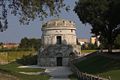 Tomb of Theoderich the Great Ravenna.jpg