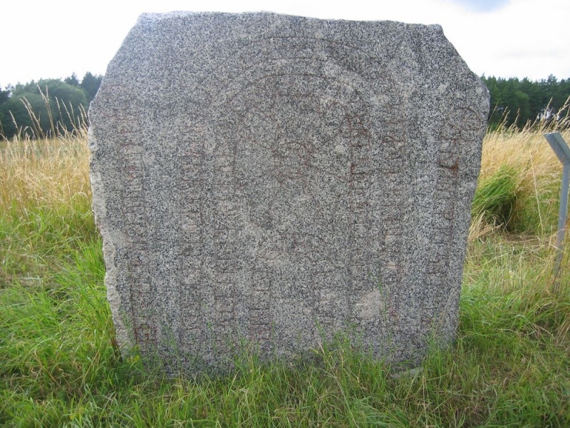 Fil:Assurs sten.JPG